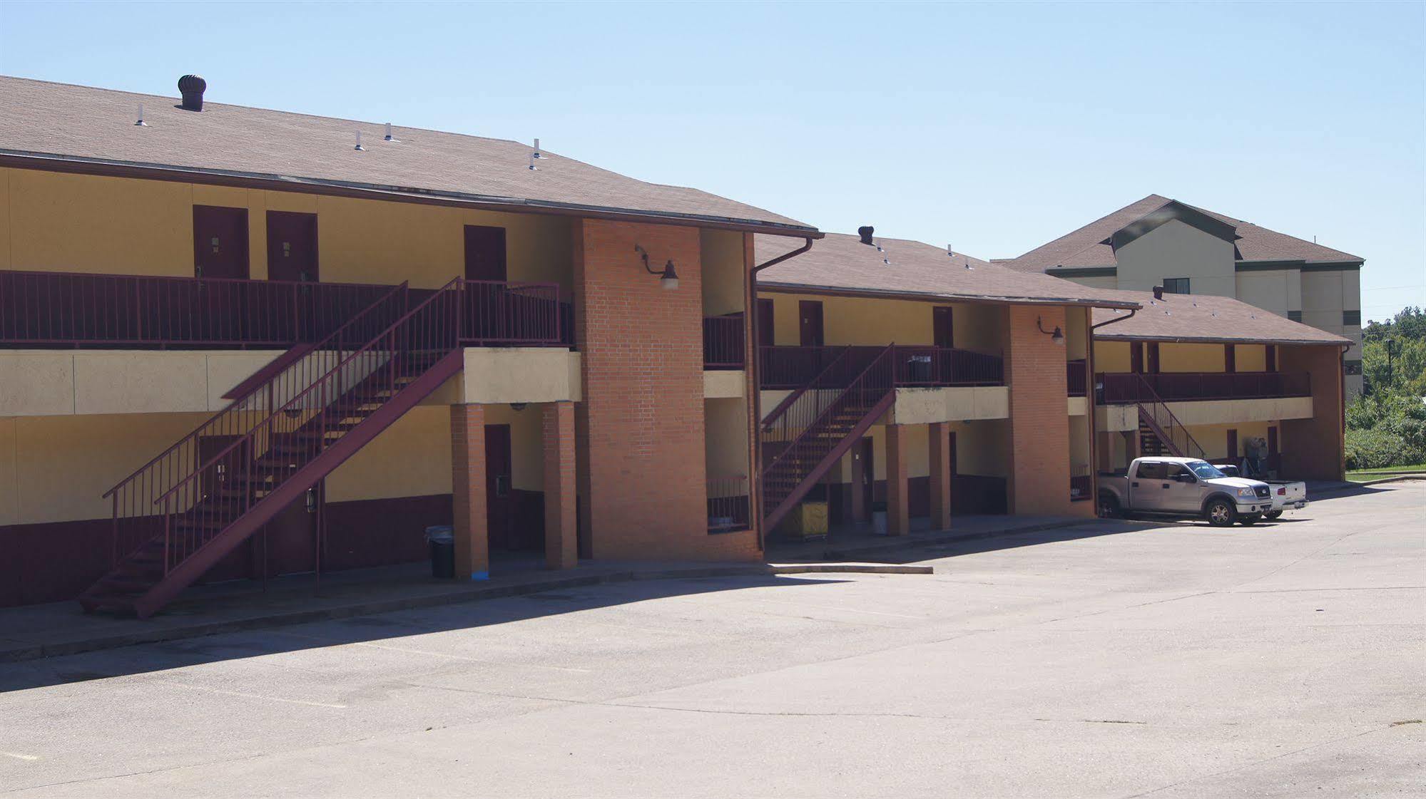 Holiday Lodge & Suites Mcalester Exterior photo