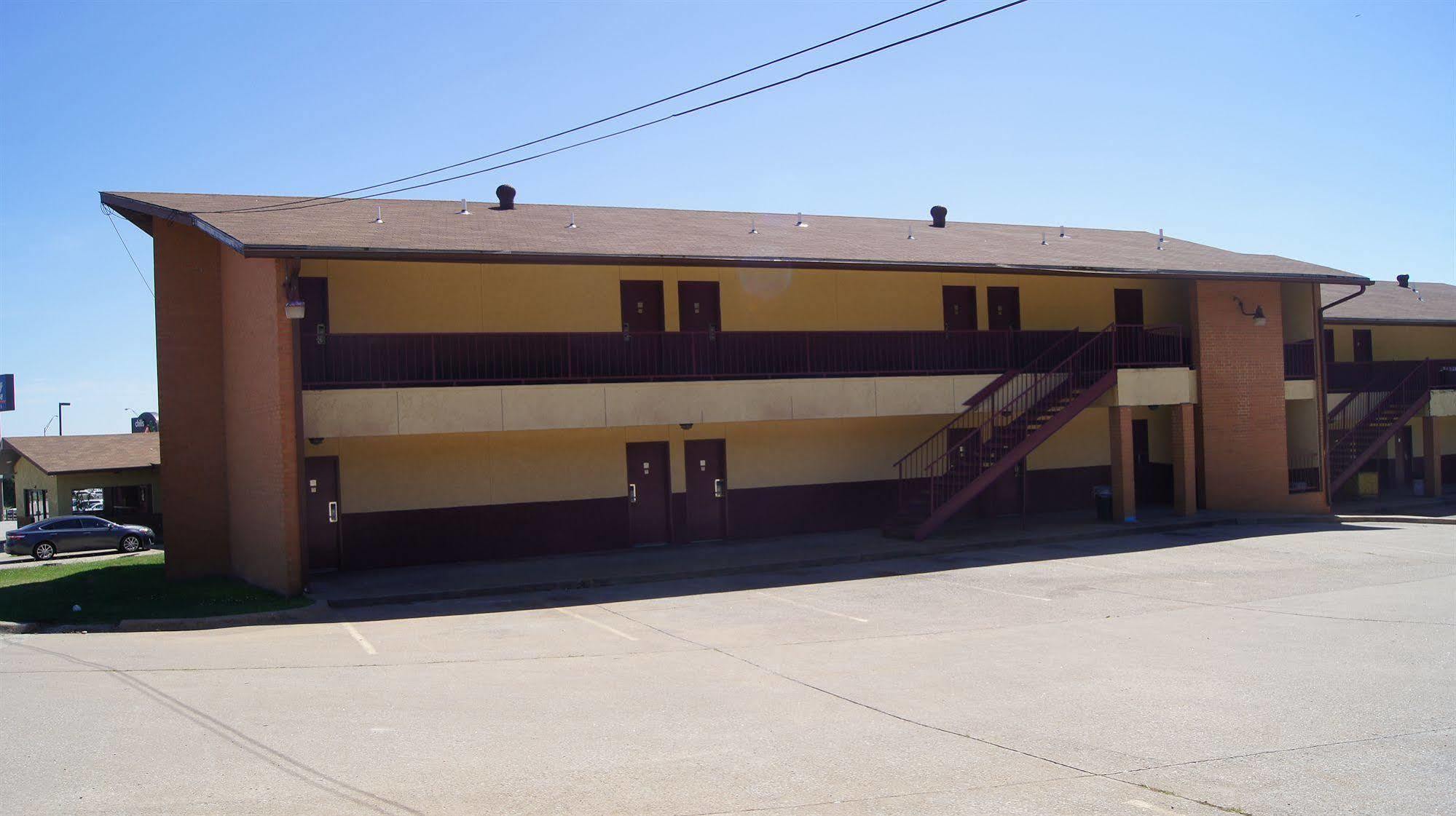 Holiday Lodge & Suites Mcalester Exterior photo